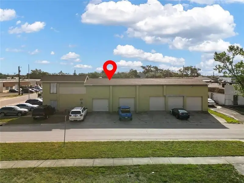 Warehouse for Sale in Pinellas Park, Fl - 8,648 Sq Ft with 26 Roll-up Doors