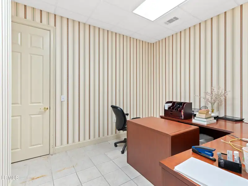 Multi-use Building with Long-term Tenant and Warehouse/office Space in Prime Location