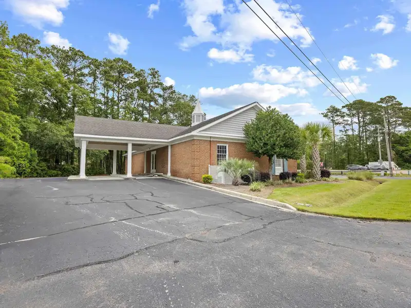 Standalone Commercial Building with Drive-thru in High-traffic Pawleys Island Location