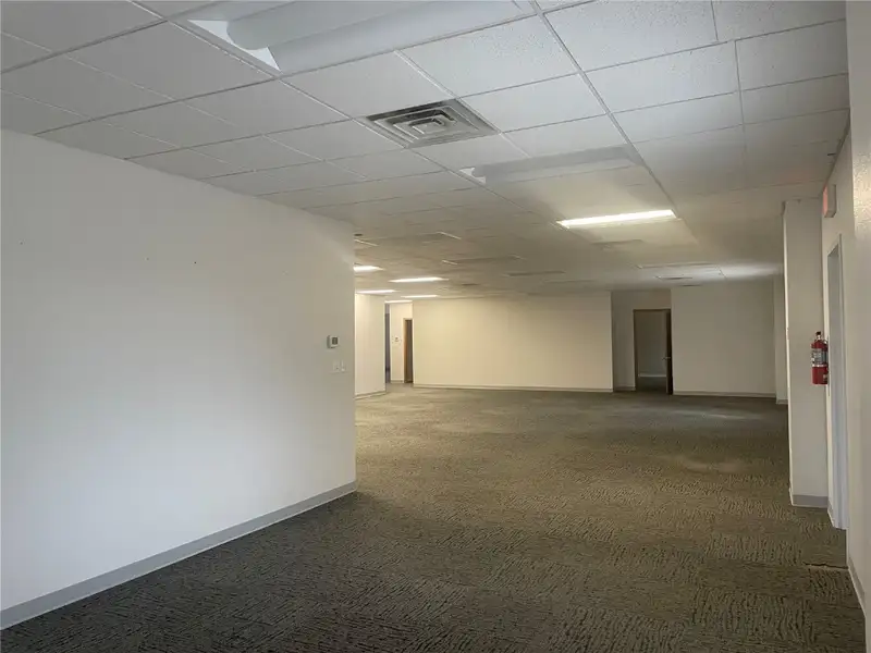 Well-maintained Office Building in Hiawatha Office Park with Ample Parking and Signage