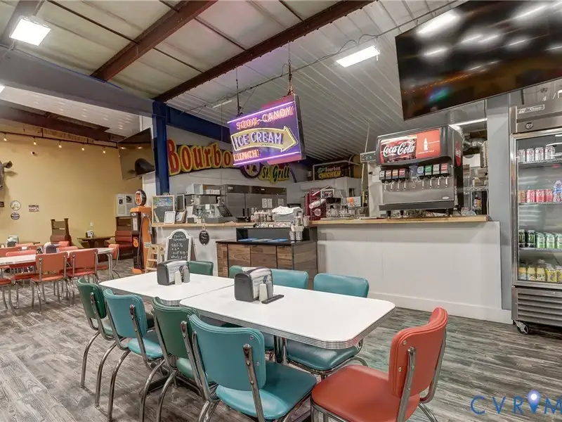 Renovated Commercial Building with 3 Businesses in Prime Montross Location