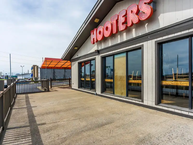 Former Hooters Restaurant Space in High-traffic Richmond, Ky Commercial Corridor