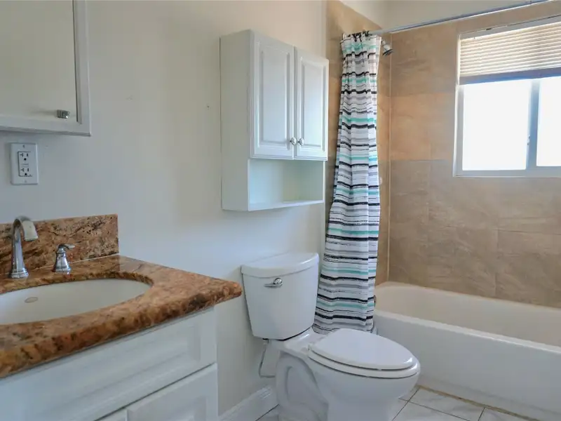 Turnkey Multifamily Investment: 8 Furnished Studios & 2/2 Apartment Near Las Olas