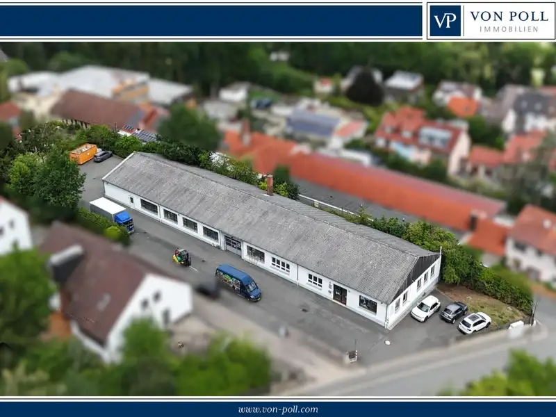 Versatile Commercial Property with Office Space in Established Town, 2,220 M² Lot