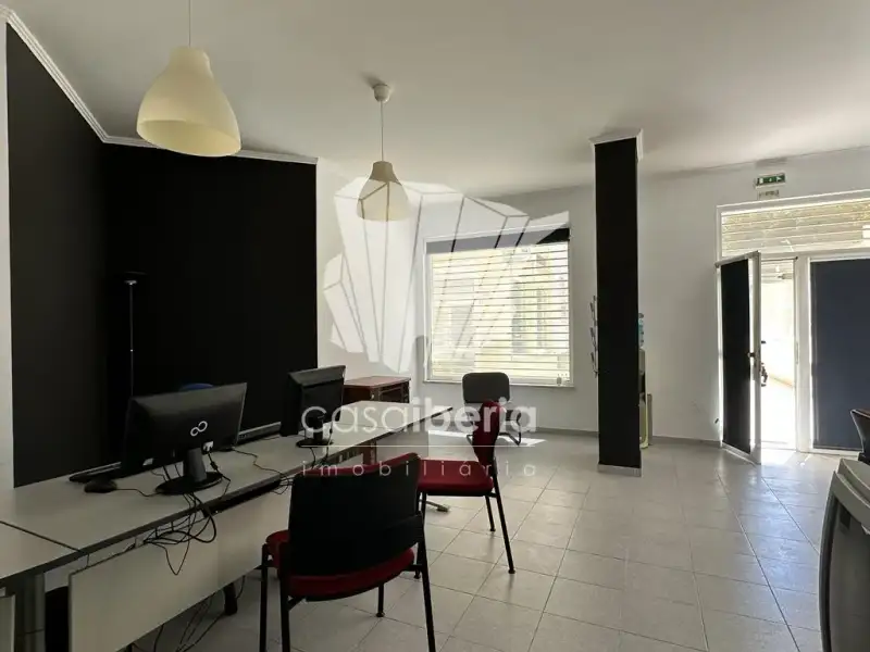 Commercial Space for Sale in Central Setubal - 48 M2 with Natural Light