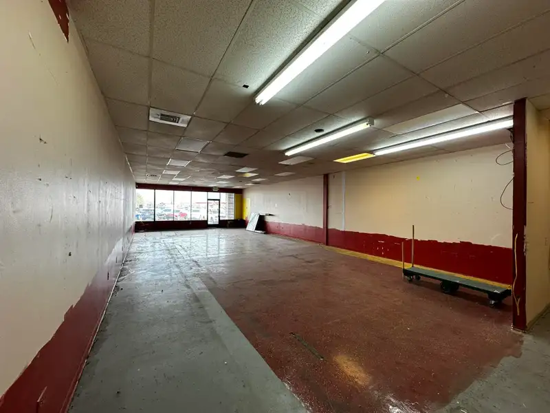 Retail Unit in Coronado Plaza Shopping Center with High Visibility and Accessibility