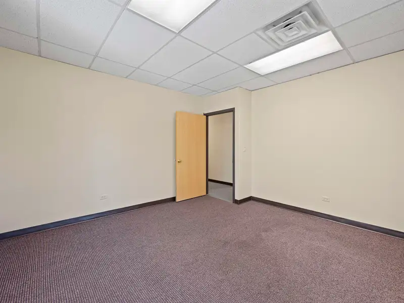 Two-story Commercial Investment Property in Downtown Parachute with 6%+ Cap Rate