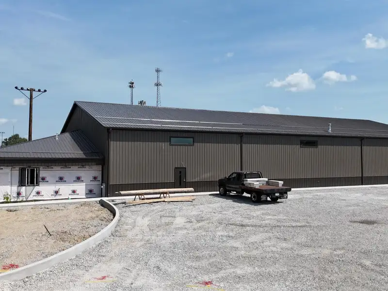 12,000 Sqft Office/warehouse for Lease in Railside Business Park, South Lake County, In