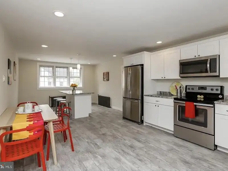 Mixed-use Commercial Property with Office, Garage, and Apartment in Flourtown