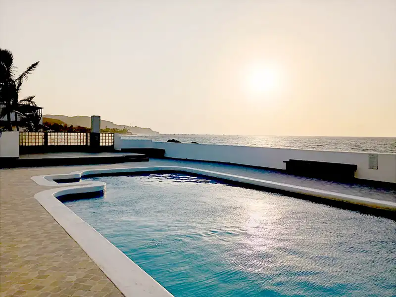 Beachfront 3-star Hotel Investment Opportunity in Máncora with Ocean Views and Diverse Amenities