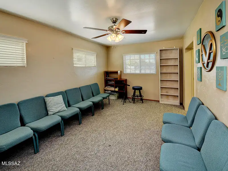 Prime Office Space in Central Tucson with High Visibility and Convenient Amenities