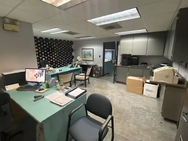 Versatile Commercial Property with Office Space Near I-75 in Valdosta's Business Hub