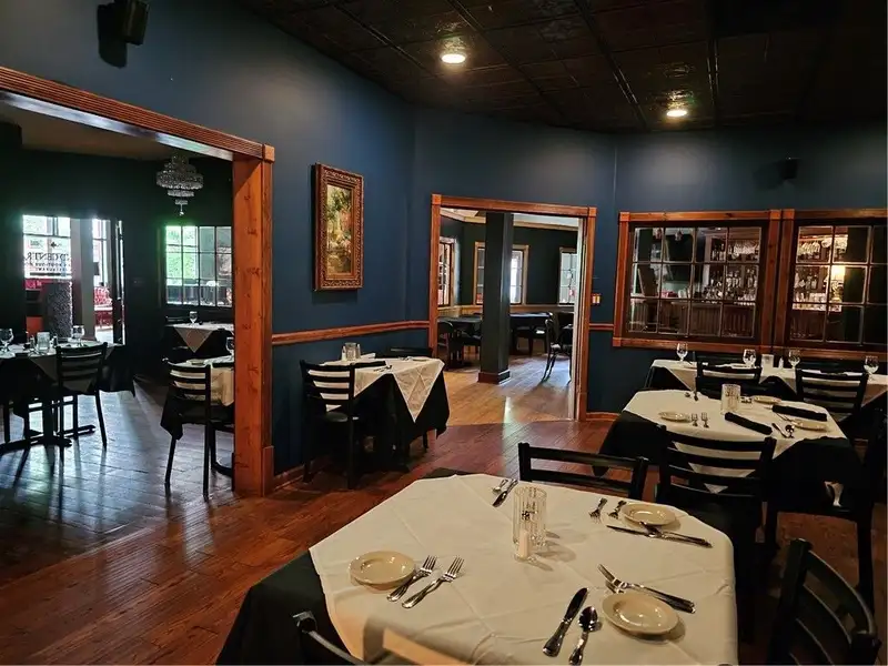 Historic Grand Central Hotel with 15 Suites and Restaurant in Eureka Springs, Ar
