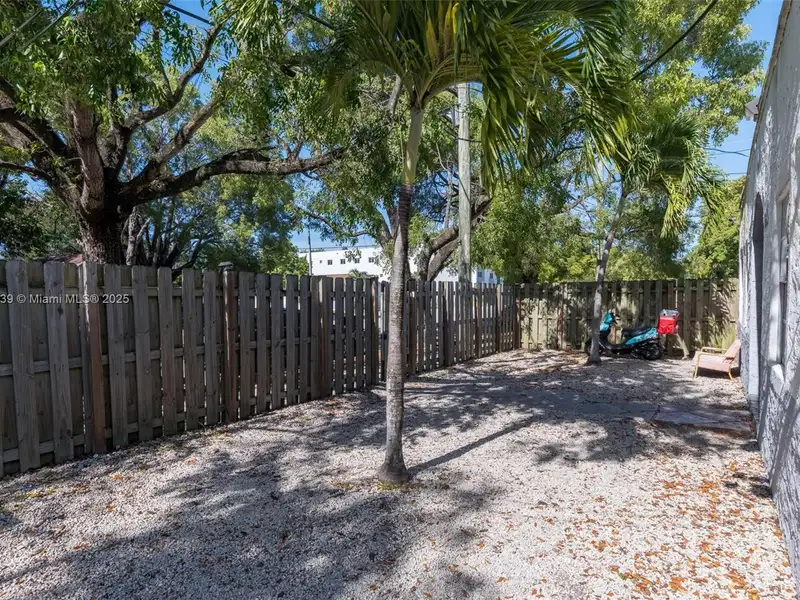 5-unit Multifamily Property in Miami's Opportunity Zone with Development Potential and Upgrades