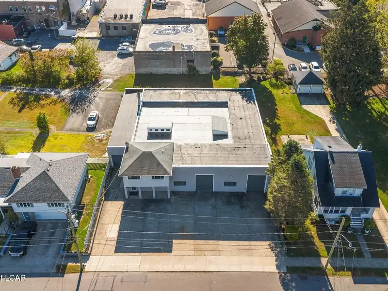 8,000+ Sq Ft Versatile Building in Central Wyoming Near Wyoming Ave