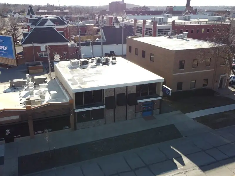 Commercial Lease Opportunity with Flexible Terms in Prime Location