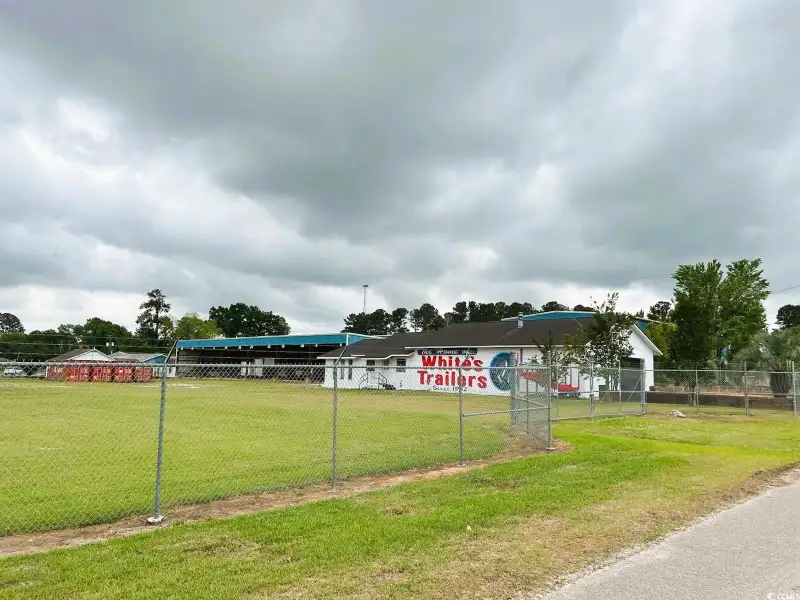 Commercial Property with Office and Warehouse on 1.5 Acres in Andrews, Sc