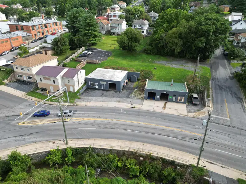 Turnkey Tire Business for Lease with Fully Equipped Office and Three Bays