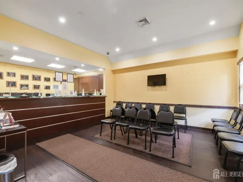 Renovated 3,345 Sf Medical Condo in Ferris Plaza, East Brunswick