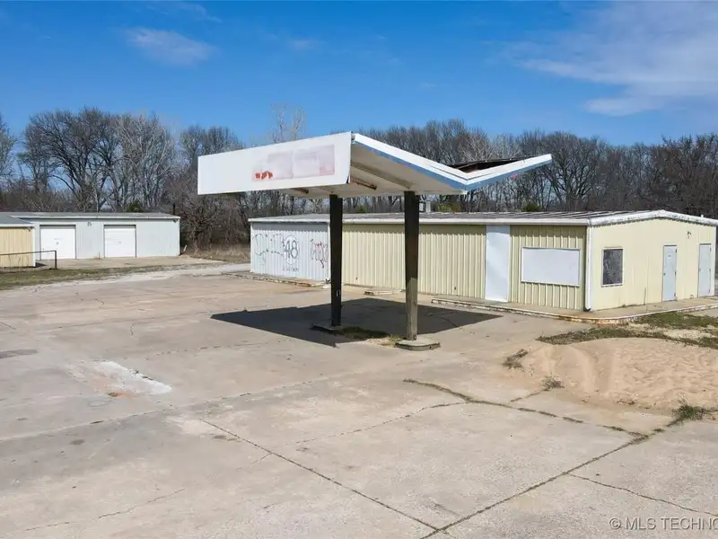 Prime Commercial Development Opportunity: 31 Acres with Highway Frontage in Okemah, Oklahoma