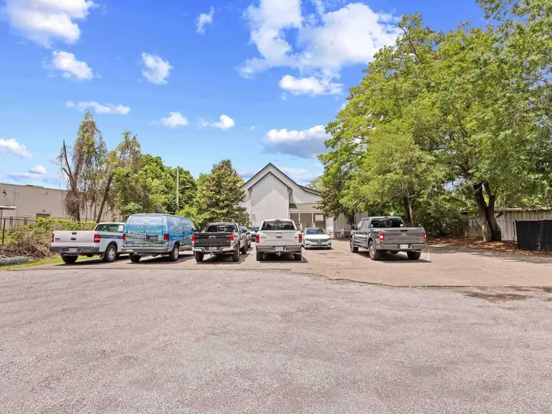 Centrally Located 3761 Sq Ft Office Space in Pawleys Island with Ample Parking