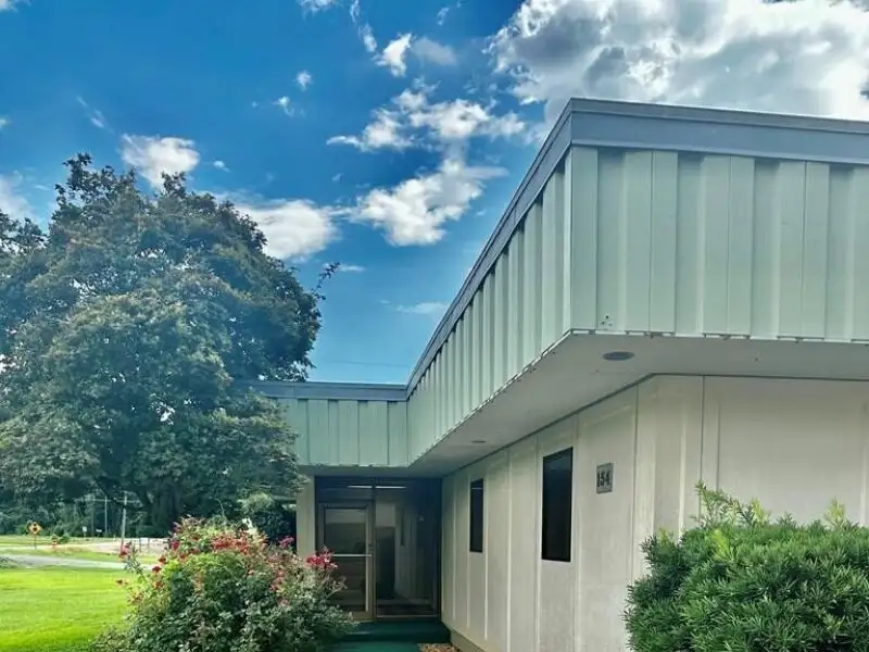 Office Building for Sale or Lease Near Port - 4100 Sq Ft with Conference Room and Parking