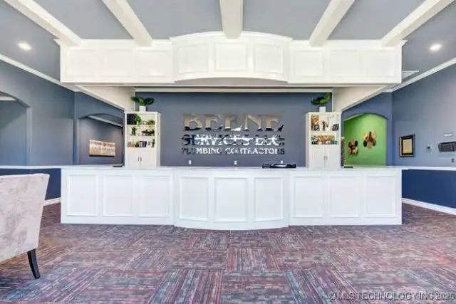 Modern Office/warehouse for Lease in Commercial General Zone - 22,080 Sf Total Space
