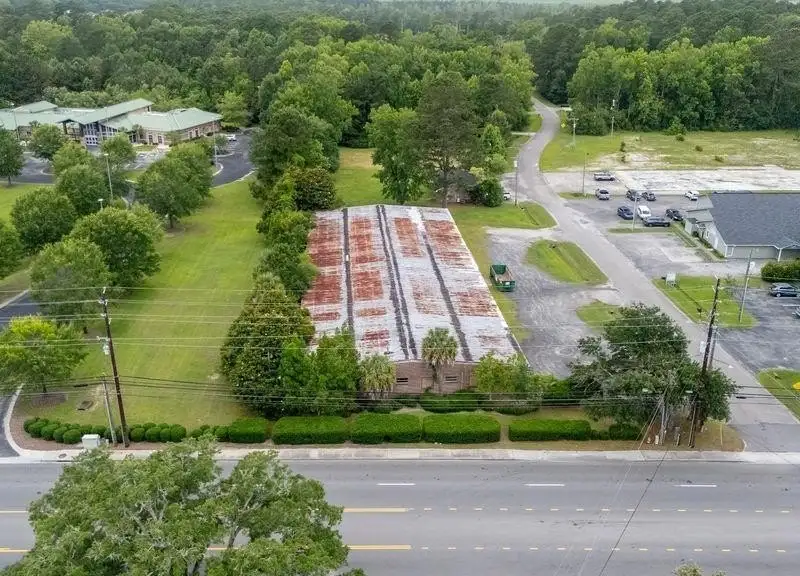 Class C Warehouse with Renovation Potential on 1.82 Acres in Prime Location