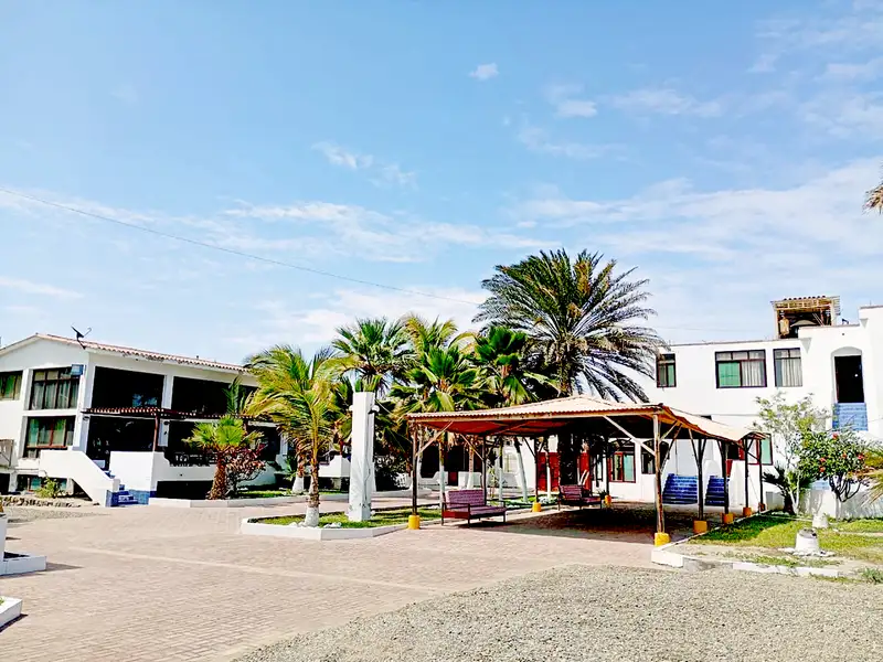 Beachfront 3-star Hotel Investment Opportunity in Máncora with Ocean Views and Diverse Amenities