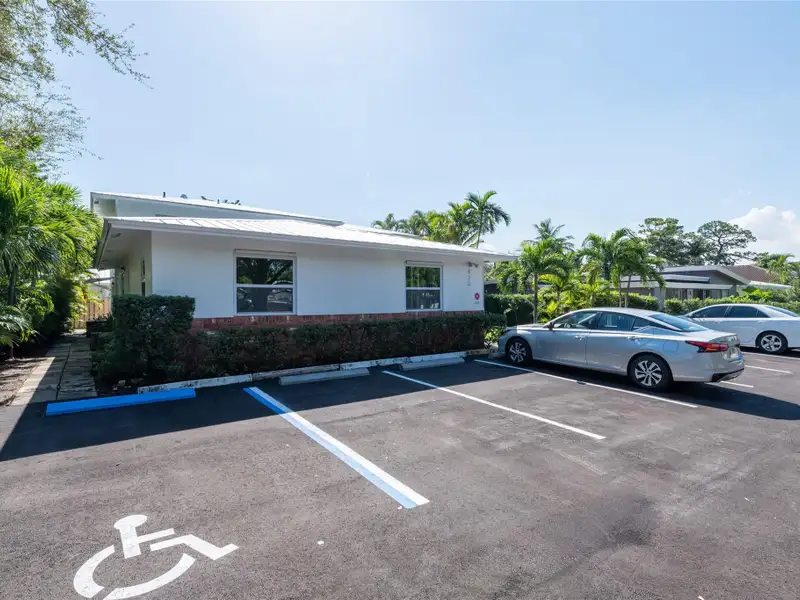 Turnkey 6-unit Airbnb Property in Prime Wilton Manors - Fully Renovated and Furnished