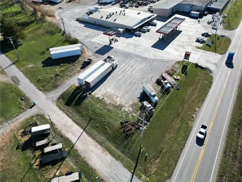 Established Truck Stop and Convenience Store with Restaurant in High-traffic Location