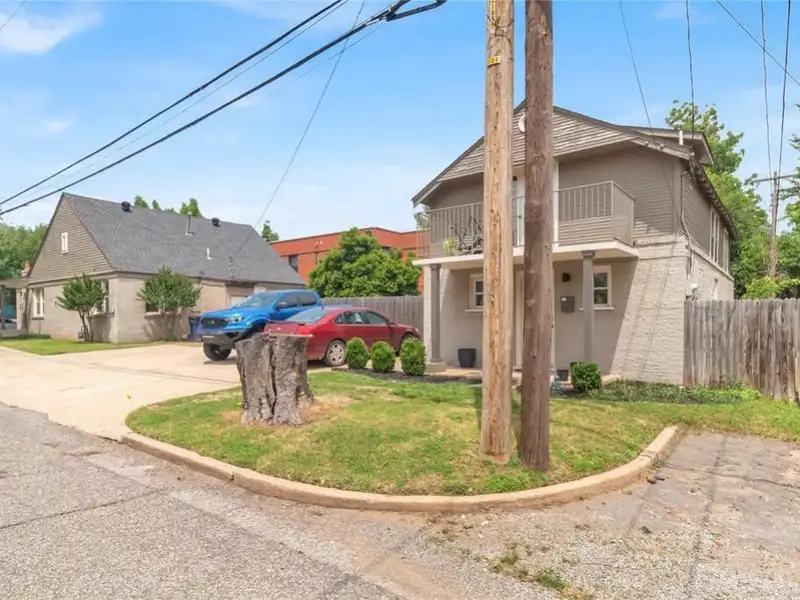 Renovated Investment Complex with 10 Units Near Plaza District, Oklahoma City