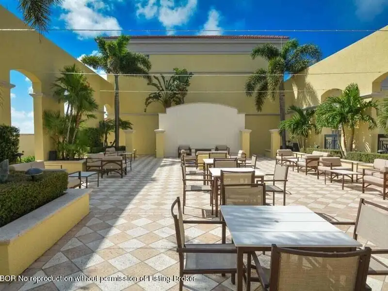 Live/work Condominium in Downtown West Palm Beach with Private Entrance and Parking