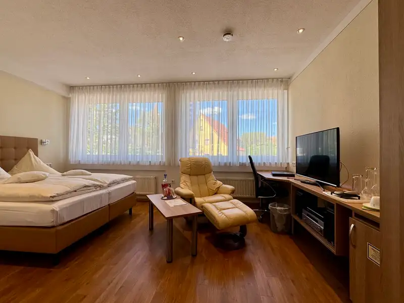 Renovated Country Hotel and Apartment Complex Near Romantic Road with Expansion Potential