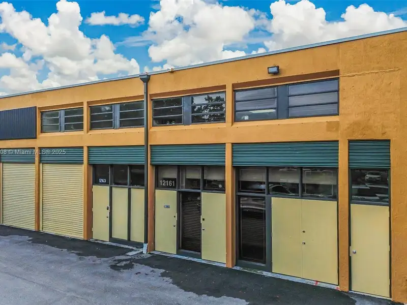 Office Warehouse with Dedicated Space in Kendall Park Commercial Area