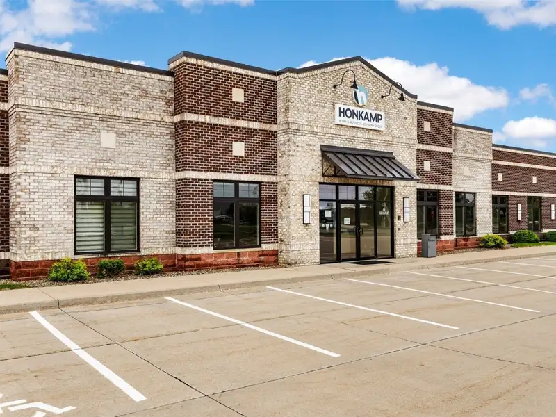 Versatile Office Building with Dual Tenant Configuration in Prime Location
