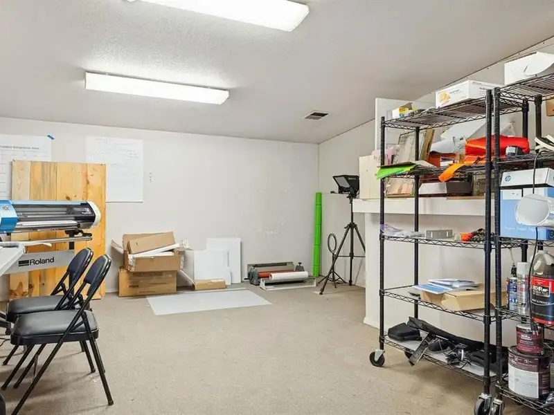 Industrial Office/warehouse Space in Bodo Park with On-site Parking and City Utilities
