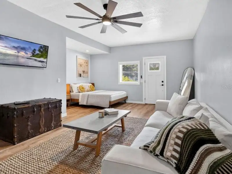 Charming Airbnb Home Near Downtown Orlando with In-law Suite and Expansive Backyard