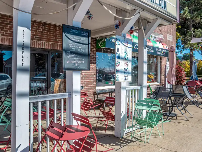 Established Coffee and Sweet Shop in Prime North Conway Village Location