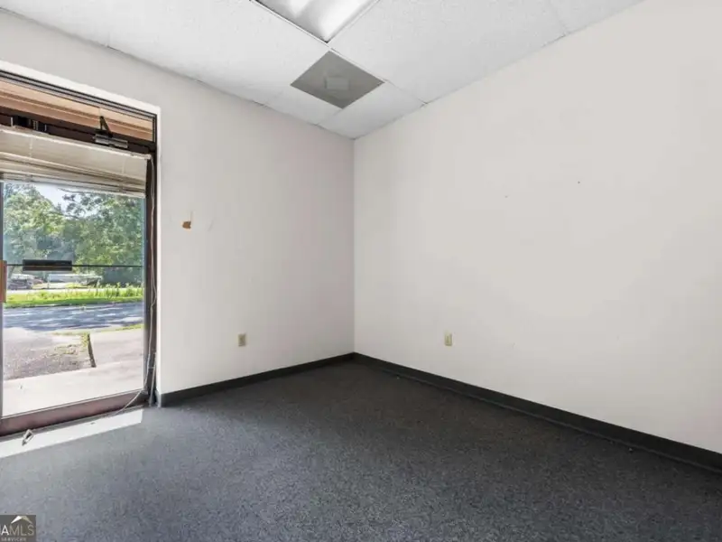 9,000 Sqft Industrial Building on 1.03 Acres in St. Marys, Ga