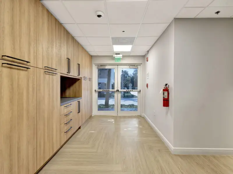 Renovated 5,194 Sf Commercial Building on Federal Highway, Delray Beach