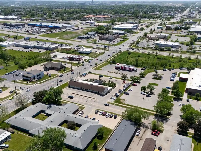 Flexible Office/retail Space for Lease in High-traffic Location, Edgewood Rd Sw