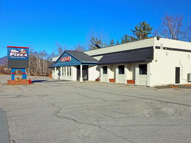 Newly Renovated Pizza and Italian Restaurant on Busy Highway with River Views