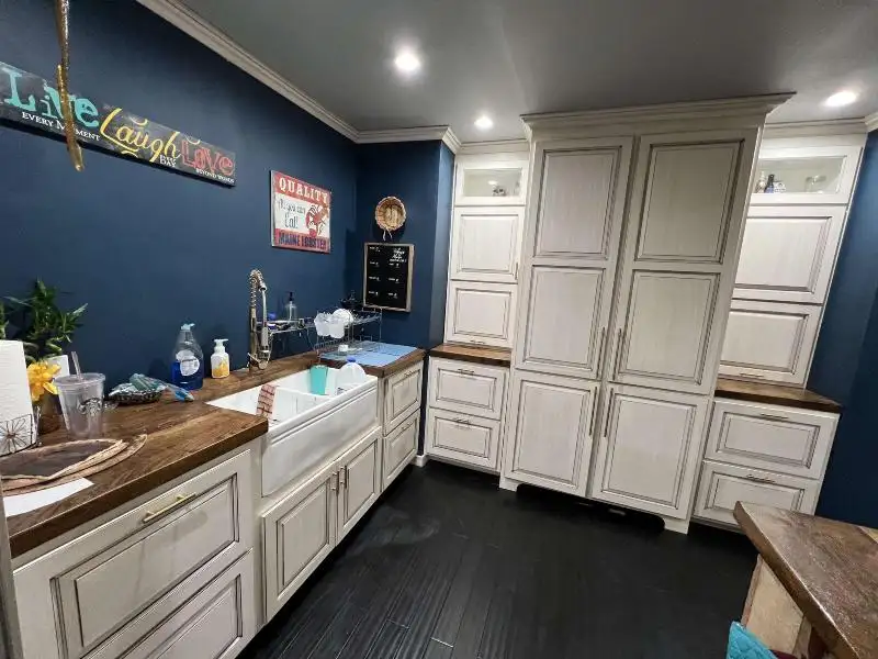 Versatile Mixed-use Property with Office Space and Storage in Residential Area