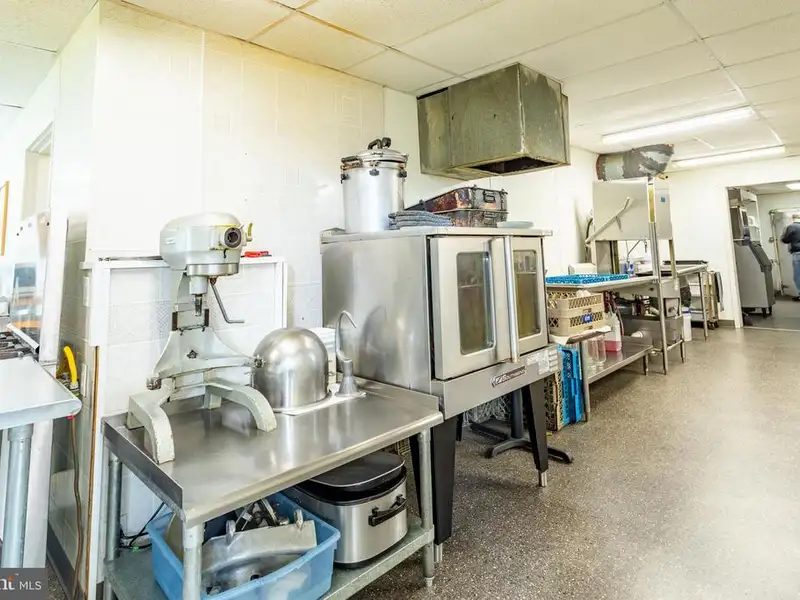 Established Restaurant with Commercial Kitchen and 120+ Seating in Hardy County