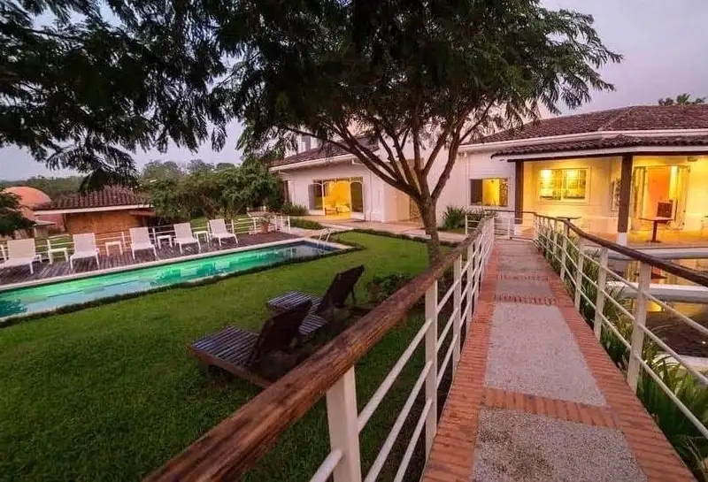 Asclepios Hotel: Profitable 12-bedroom Investment in Tambor, Alajuela with Sustainable Features