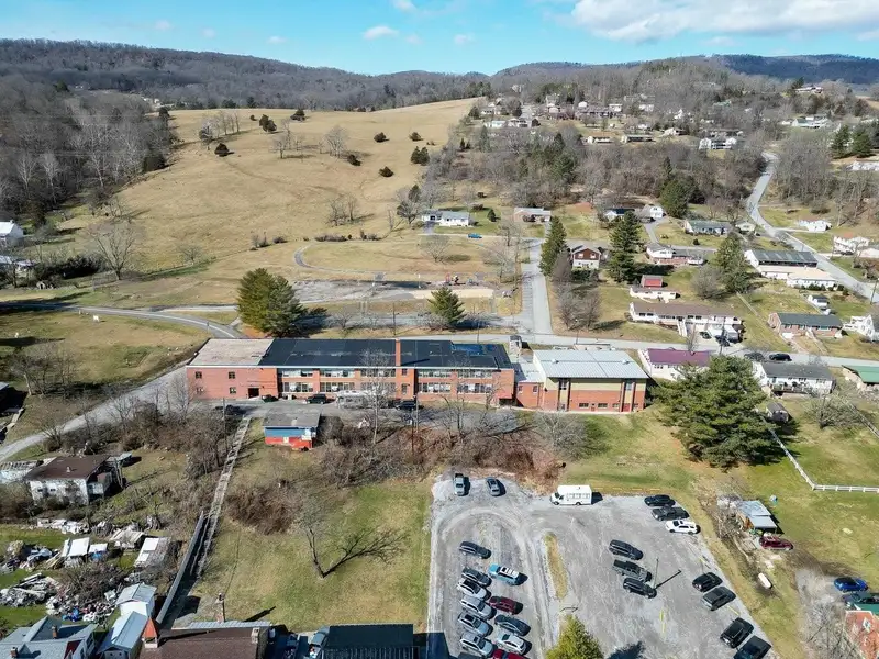 Expansive 44,962 Sf Property on 5 Acres in Historic Franklin - Versatile Development Opportunity