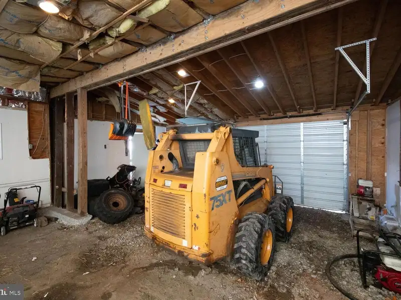Commercial Property with Office and Warehouse Space in Norristown, Ideal for Multiple Tenants
