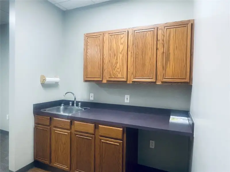 Office Space for Lease in Hiawatha, 1,815 Rsf, Near I-380 Exit