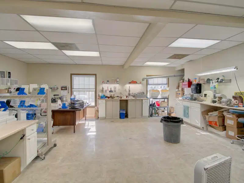 Move-in Ready 5,000 Sq Ft Commercial Space in Prime Edgewood Location